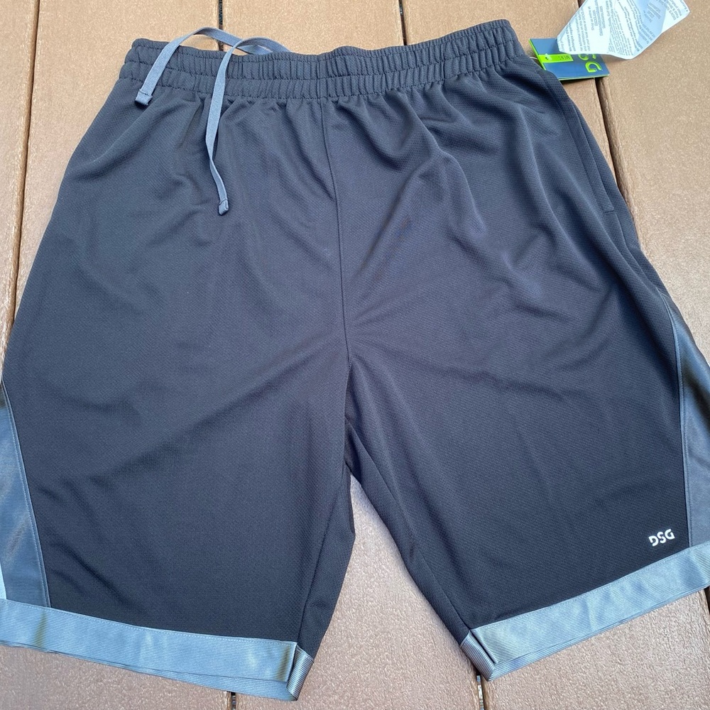 DSG Basketball Short Mens size Large NEW